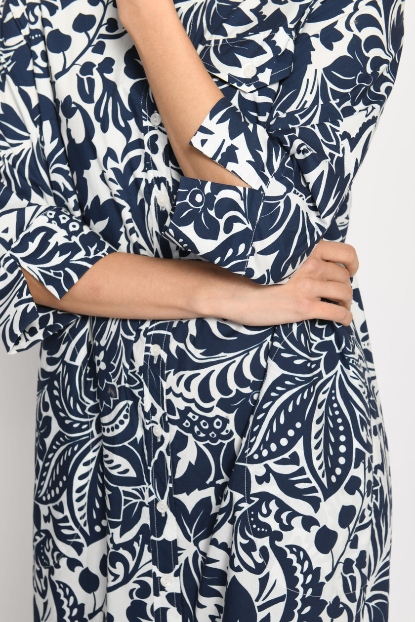 Detailaufnahme der Ärmel inklusive sichtbarem Schlitz zum Umschlagen