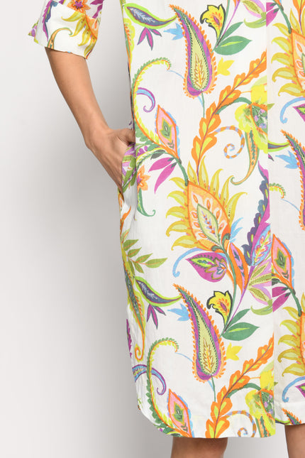 Detailaufnahme der linken Seite des Kleides zeigt versteckte Nahttasche - Vorderansicht