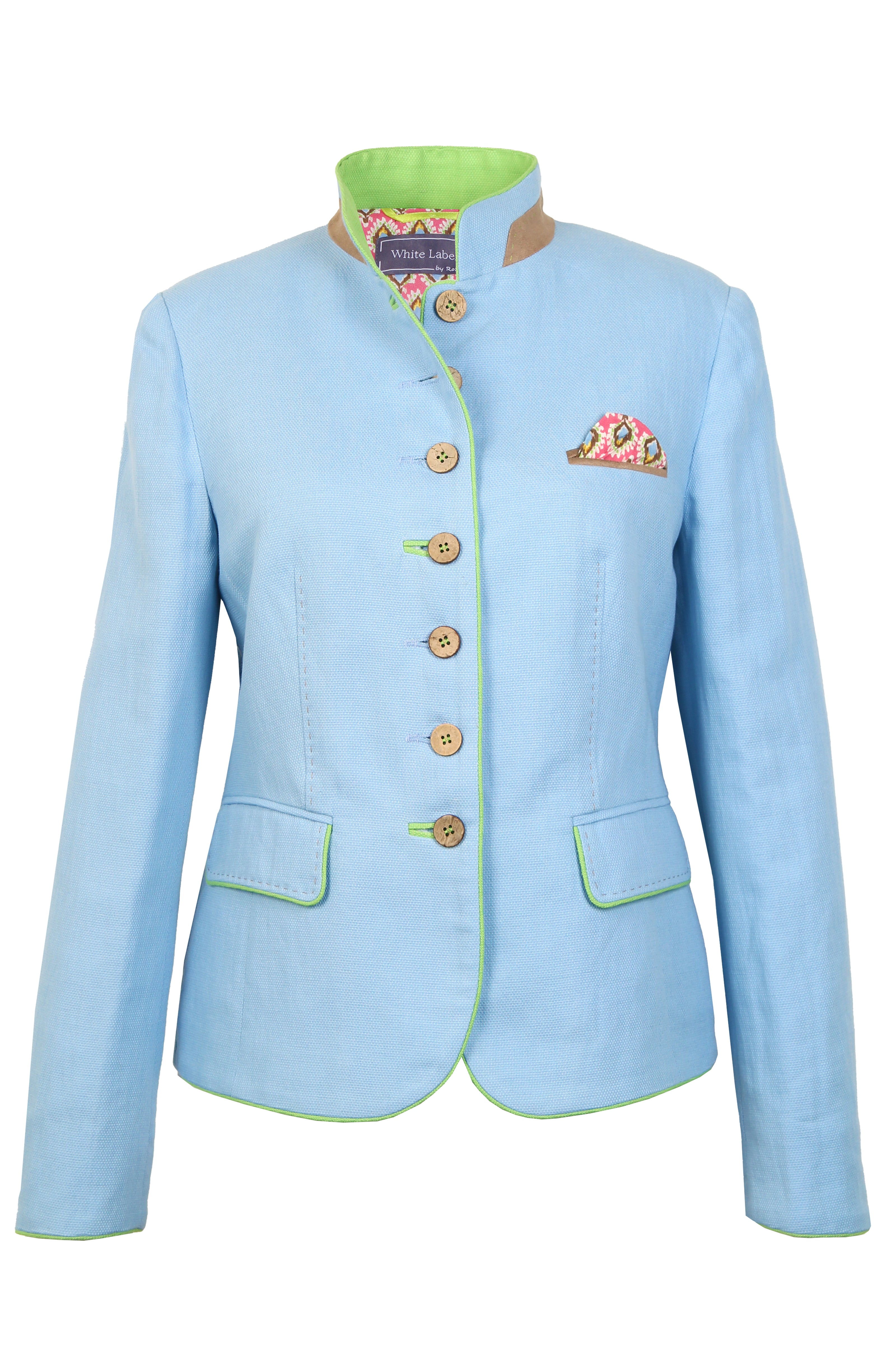 Mannequin-Aufnahme des hellblauen Damenjankers mit grünen Akzenten und buntem Einstecktuch – Vorderansicht