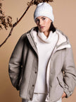 Wolljacke mit Kapuze