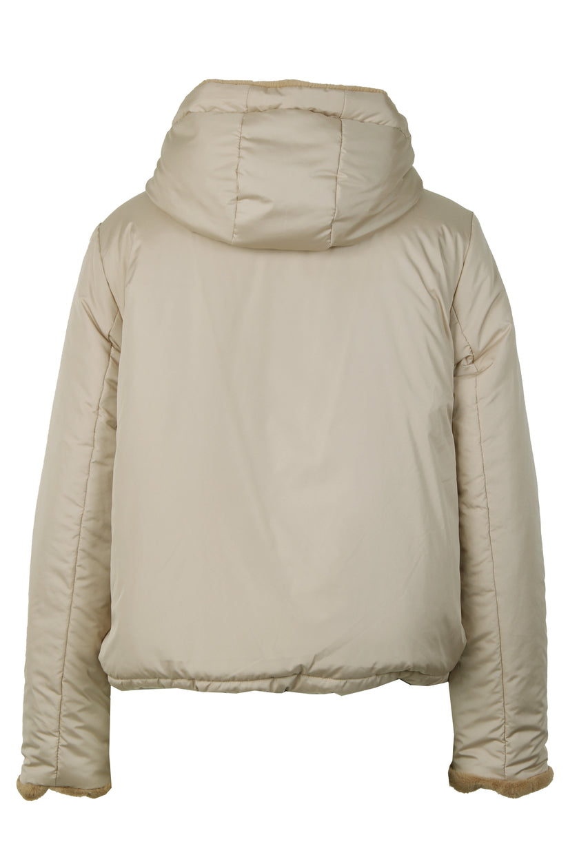 Wendejacke für Damen in der Farbe Braun mit Webpelz als Innenseite und glatter, hellbrauner Außenseite – Rückansicht