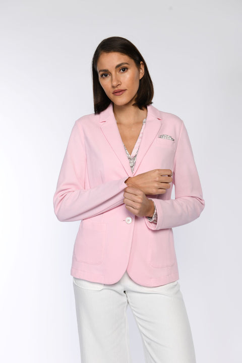 Rosafarbener Jersey-Blazer mit Brustleistentasche und bedrucktem Einstecktuch.