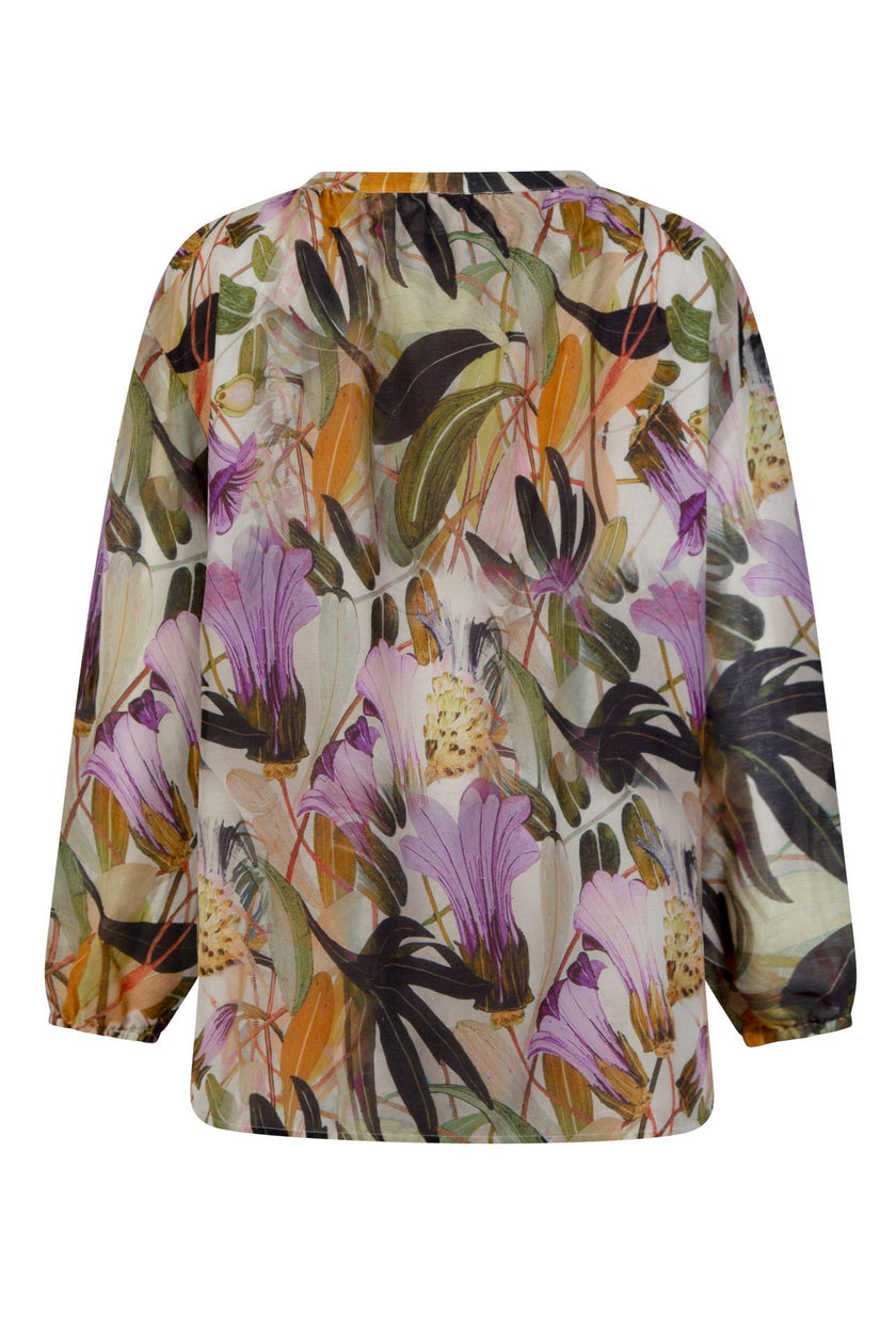 Freisteller, Rückenansicht: Bluse mit floralem Druck.