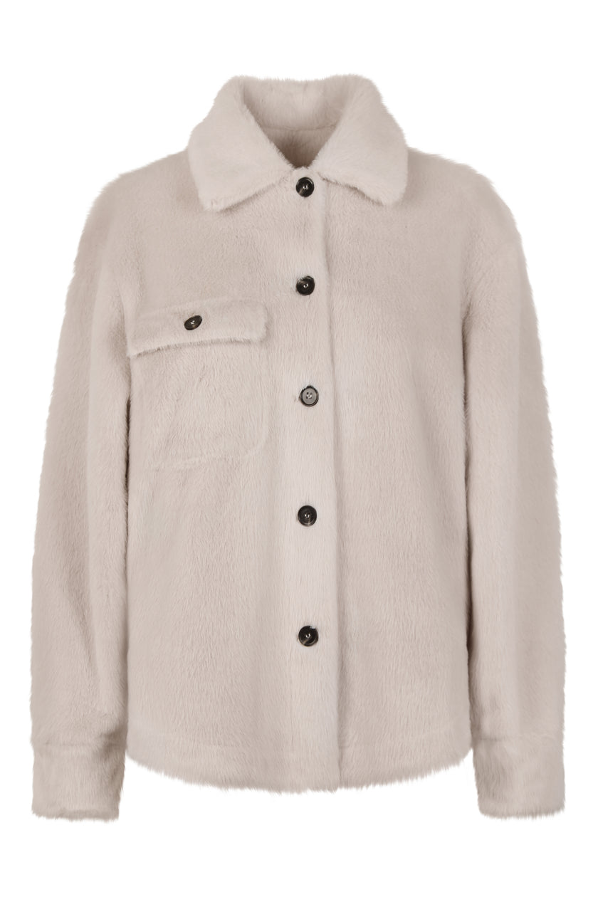 Cremefarbene, lässig geschnittene Damenjacke in Hemdoptik aus kuscheligem Webpelz – Front