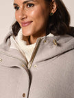 Wolljacke mit Kapuze