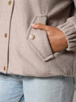 Wolljacke mit Kapuze