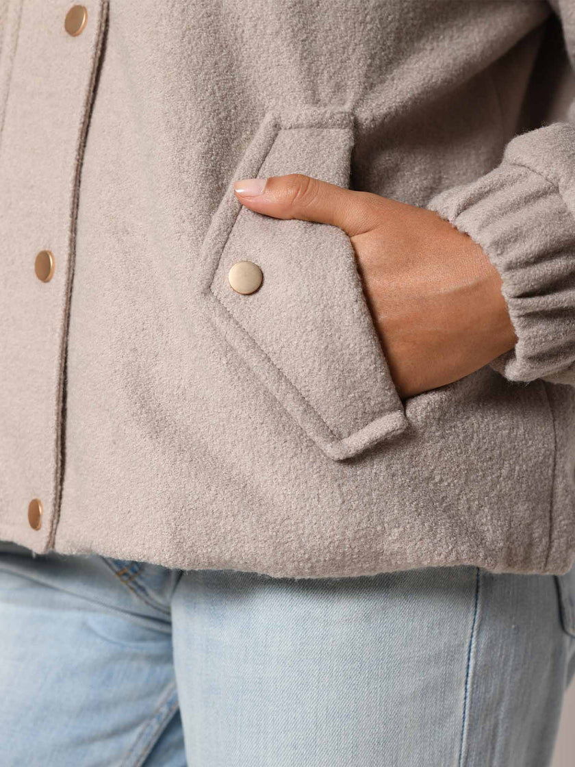 Wolljacke mit Kapuze