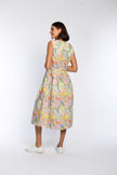 Sommerkleid aus 100 % Baumwolle mit farbenfrohem Druck, ärmellos und sichtbarem Tunnelzug in Rückansicht