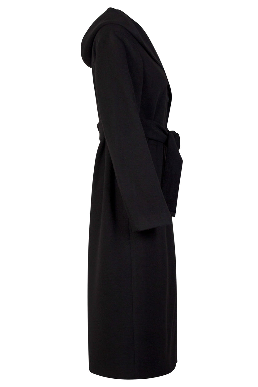 Langer schwarzer Mantel für Damen mit schrägen Leistentaschen, Kapuze und Bindegürtel in der Taille – Seitenansicht