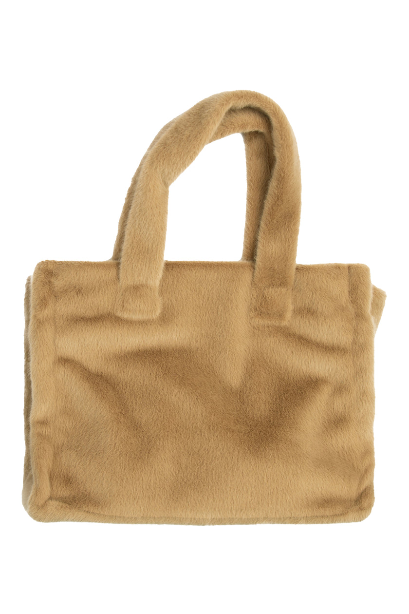 Webpelz-Shopper in der Farbe Braun mit Innentasche, Reißverschluss und zwei Henkeln zum Tragen – Frontansicht