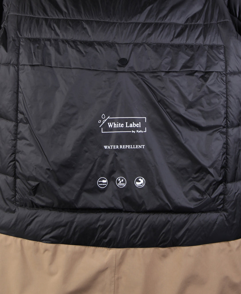 Regenmantel für Damen ist bis 5.000 mm wasserdicht, wasserabweisend und enthält gleichzeitig Windstopper-Eigenschaften.  