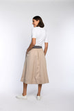 Beigefarbener Rock in A-Linie mit gestreiftem Gummibund – Rückenansicht