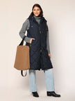 Shopper im Teddy-Look