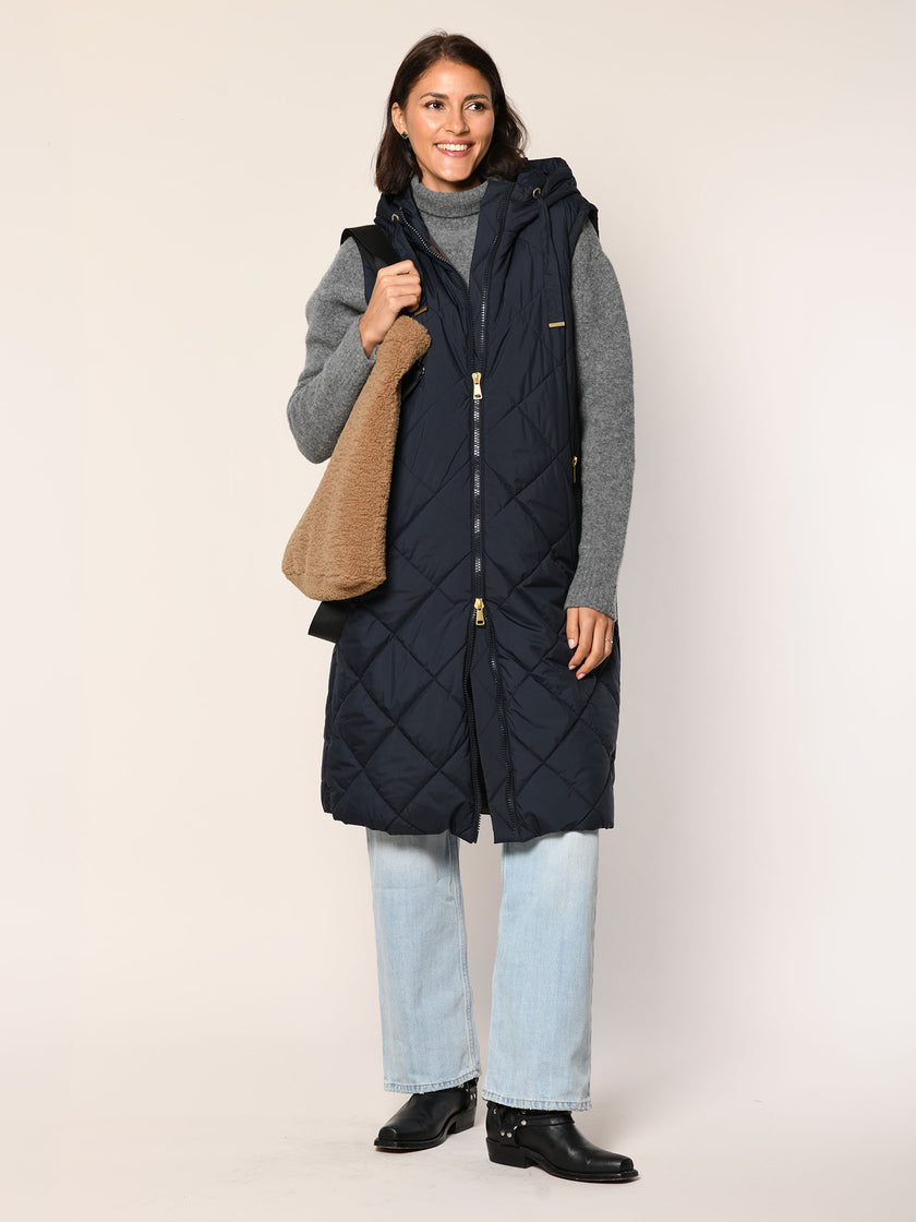Shopper im Teddy-Look
